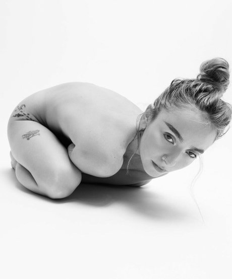 Eliza Grace ポルノスター 裸 画像