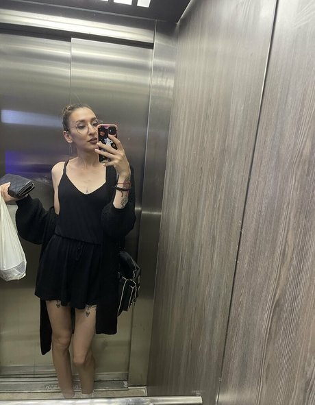 セクシーなティーンオンリーファン ヌード 写真