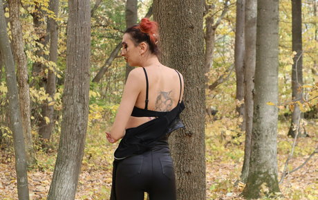 曲線美の女の子オンリーファンズ アートxxx 写真