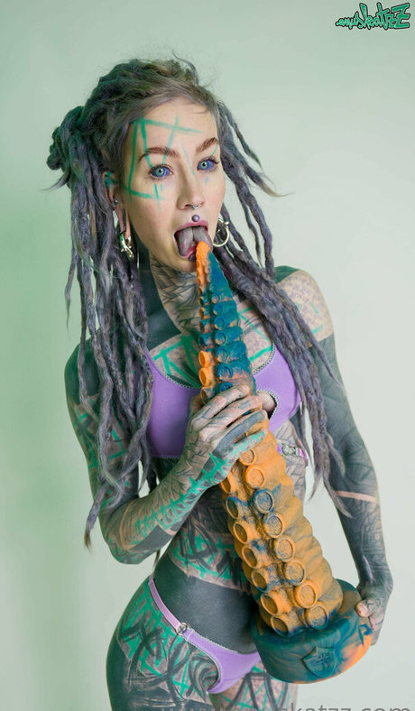 ぽっちゃりゴスオンリーファンズ ホットセクシー ギャラリー