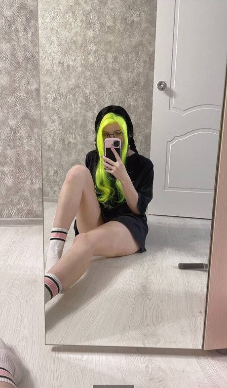 ティーンランジェリーオンリーファンズ セクシーヌード 画像