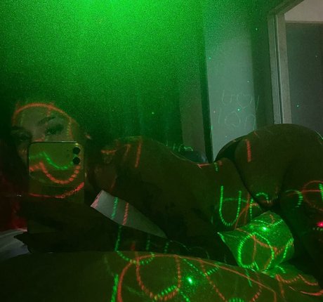 ジャークオンリーファンズ 無料アダルト 写真