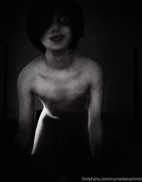 CursedArachnid 裸モデル 画像