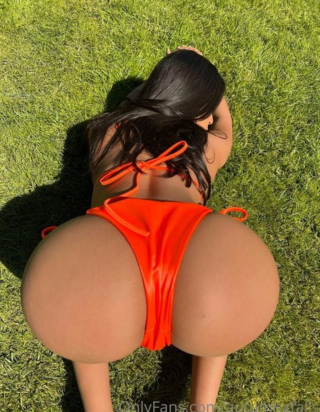 かわいいアナルオンリーファンズ ポルノ 画像