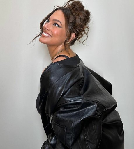 Ashley Graham アートモデル 写真