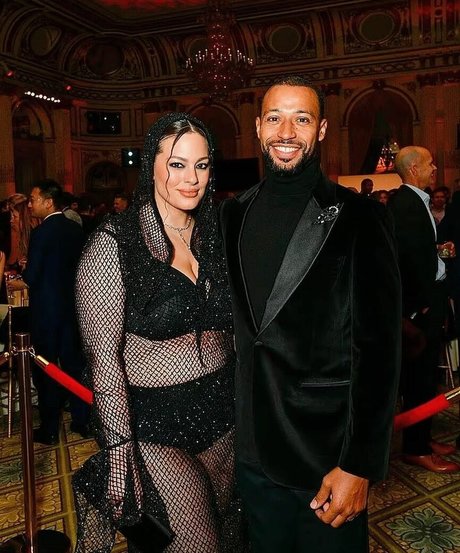 アジア人のオーガズム オンリーファンズ トップ 写真