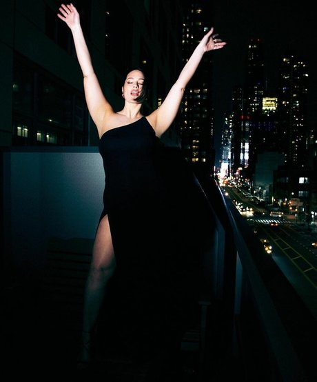 肉厚熟女オンリーファンズ えろた ギャラリー