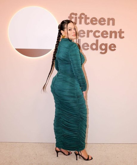 Ashley Graham ポルノスター 可愛い ギャラリー