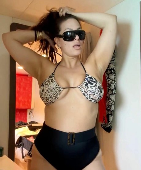 黒人3P オンリーファンズ ホット裸 画像