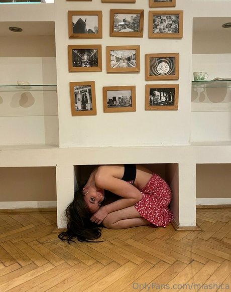 曲線美のブロンドオンリーファンズ 素敵 写真