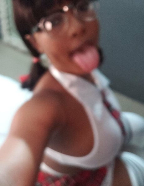 曲線美の女の子オンリーファンズ セクシー裸 アーカイブ