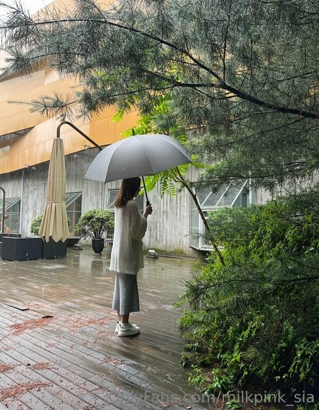 アウトドア 熟女 オンリーファンズ ポルノ 画像