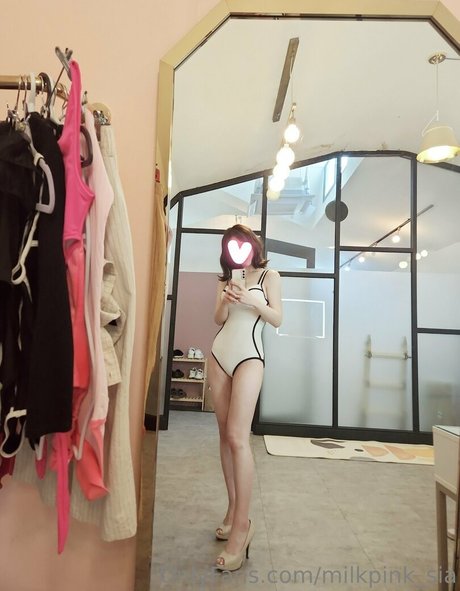 milkpink sia 女優 写真