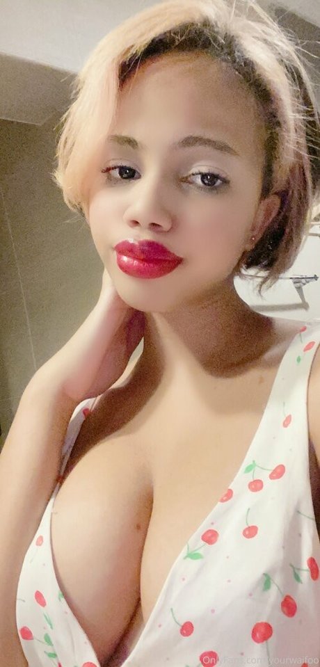 ランジェリーヌードオンリーファンズ ホット 写真