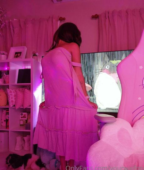 yourwaifoo 無料女優 写真