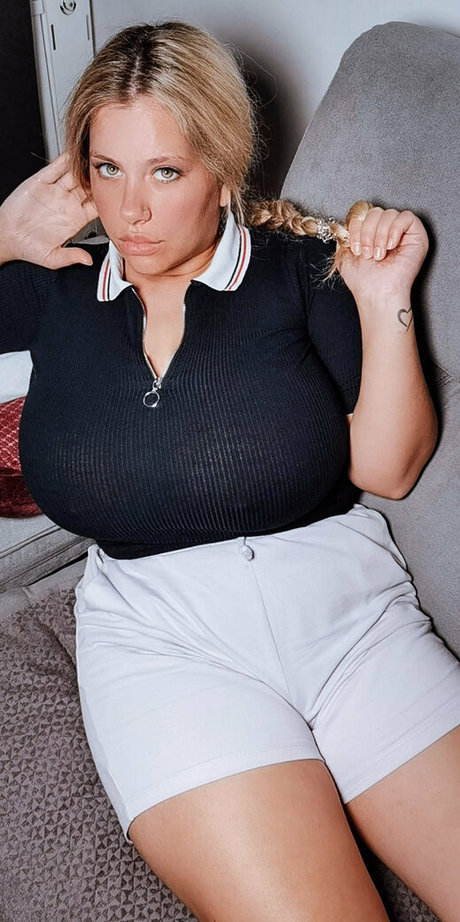 日本の熟女オンリーファンズ エロ ギャラリー