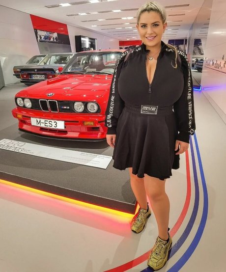 Nina Phoenix トップスター ギャラリー