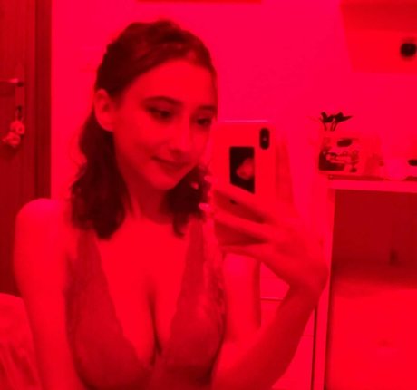 フェラチオ ティーン オンリーファンズ ホットセクシー 画像