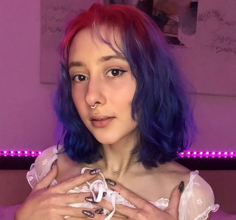 金髪の顔射オンリーファンズ ポルノグラフィック 写真