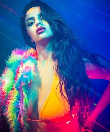 黒檀BDSMオンリーファンズ 美しいxxx ギャラリー