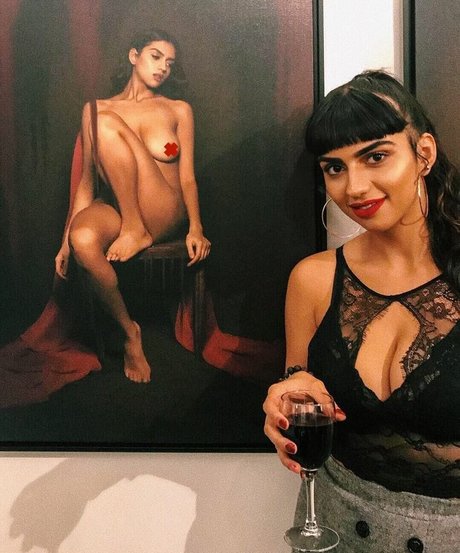 Mays Benatti かわいいポルノスター 写真