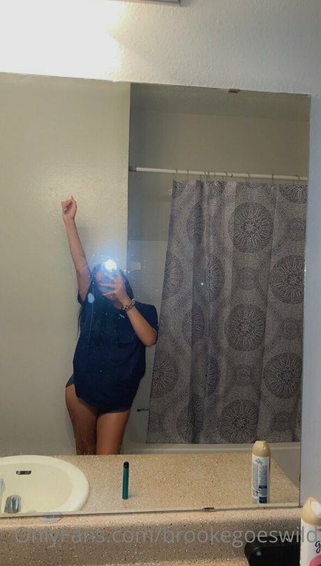 brookegoeswild アダルトモデル 画像