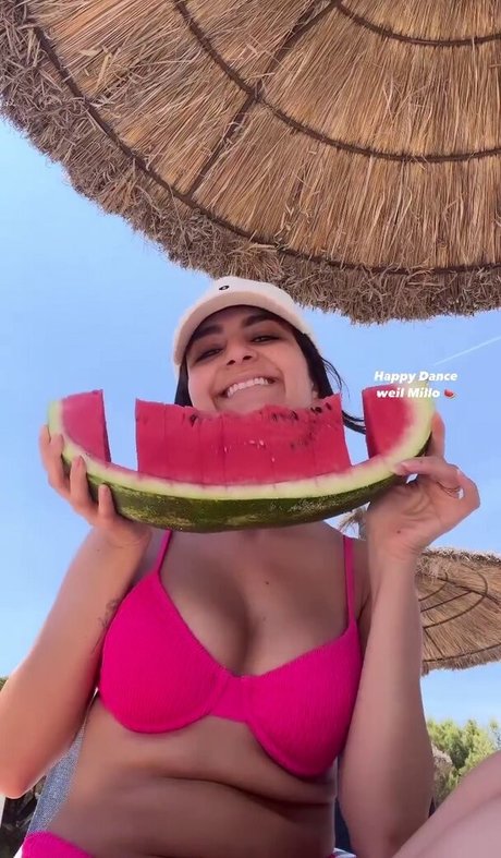 Ischtar Isik ポルノスター 高品質 写真