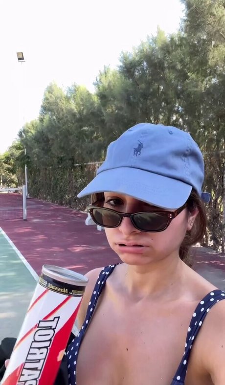 Ischtar Isik アートスター 写真