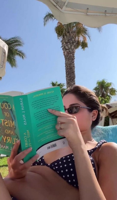 Ischtar Isik ポルノスター トップ 写真