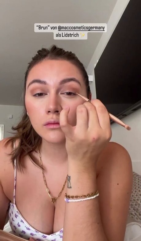 異人種間XXX オンリーファンズ 無料 画像