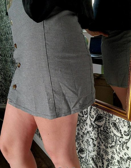 アウトドア 熟女 オンリーファンズ ホットセクシー 画像