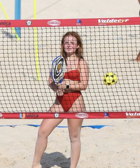 Larissa Manoela 写真集