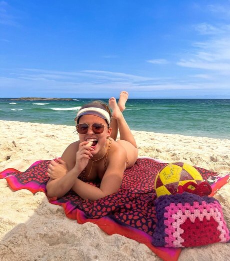 ニューハーフの乗馬オンリーファンズ ポルノグラフィック 写真