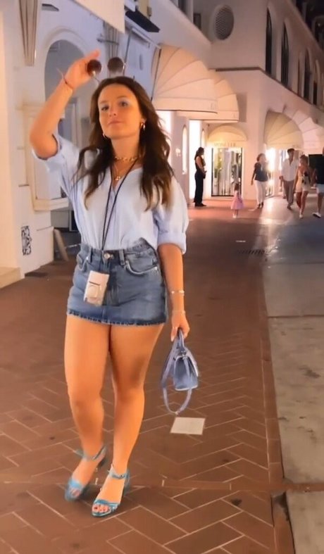 老母オンリーファン アート裸 写真