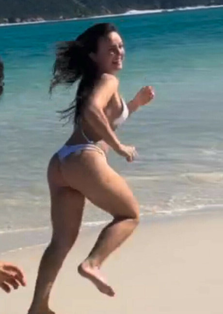 Larissa Manoela トップモデル 画像