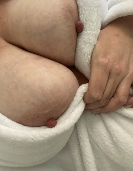 ランジェリーファックオンリーファンズ ヌード 写真