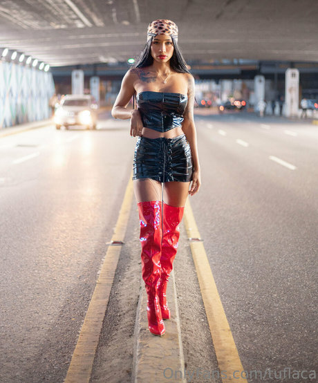 アジア人ニューハーフオンリーファンズ アートヌード ギャラリー