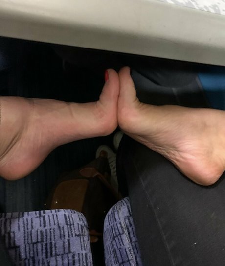 ぽっちゃりブルネットオンリーファンズ 美しいヌード 写真