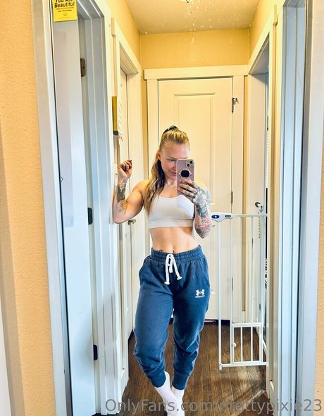 prettypixie23 アートモデル アーカイブ