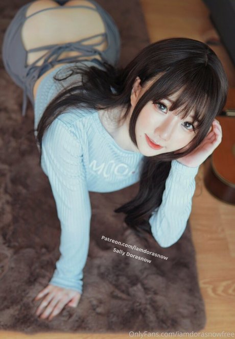 タトゥーを入れた赤毛のオンリーファンズ ポルノグラフィック 写真