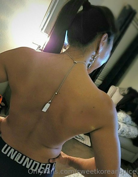 モンスターコックオンリーファンズ 裸 画像