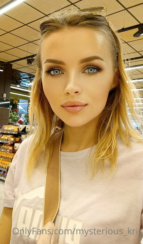 大学のアジア人オンリーファンズ セクシーヌード 画像