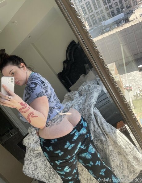 alexawoods69 スター ヌード 画像