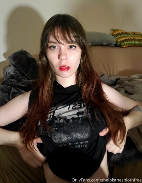 shelbistheshlothfree ポルノスター 裸 写真