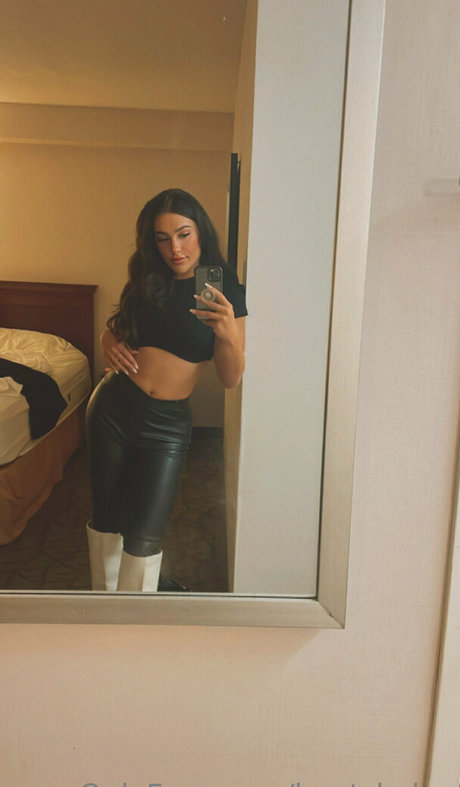 アラブの女の子オンリーファンズ エロチック 写真