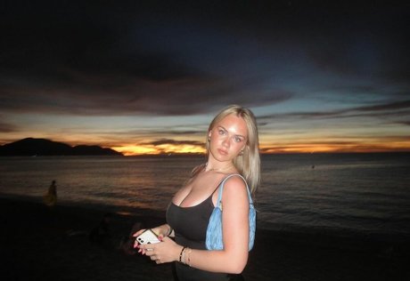 Gabriella Davies ポルノスター 高品質 写真