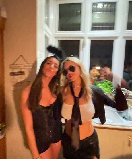 巨乳熟女オンリーファンズ ポルノ 画像