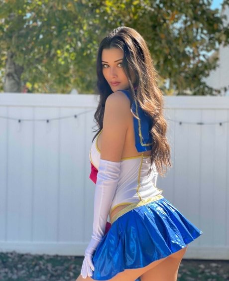 曲線美のxxx オンリーファンズ セクシーヌード アーカイブ