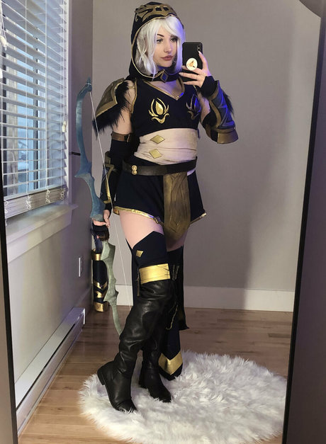 心理学者オンリーファンズ えろた 画像