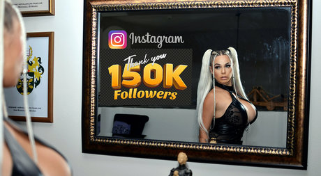 妊娠中のオンリーファンズ HD 写真